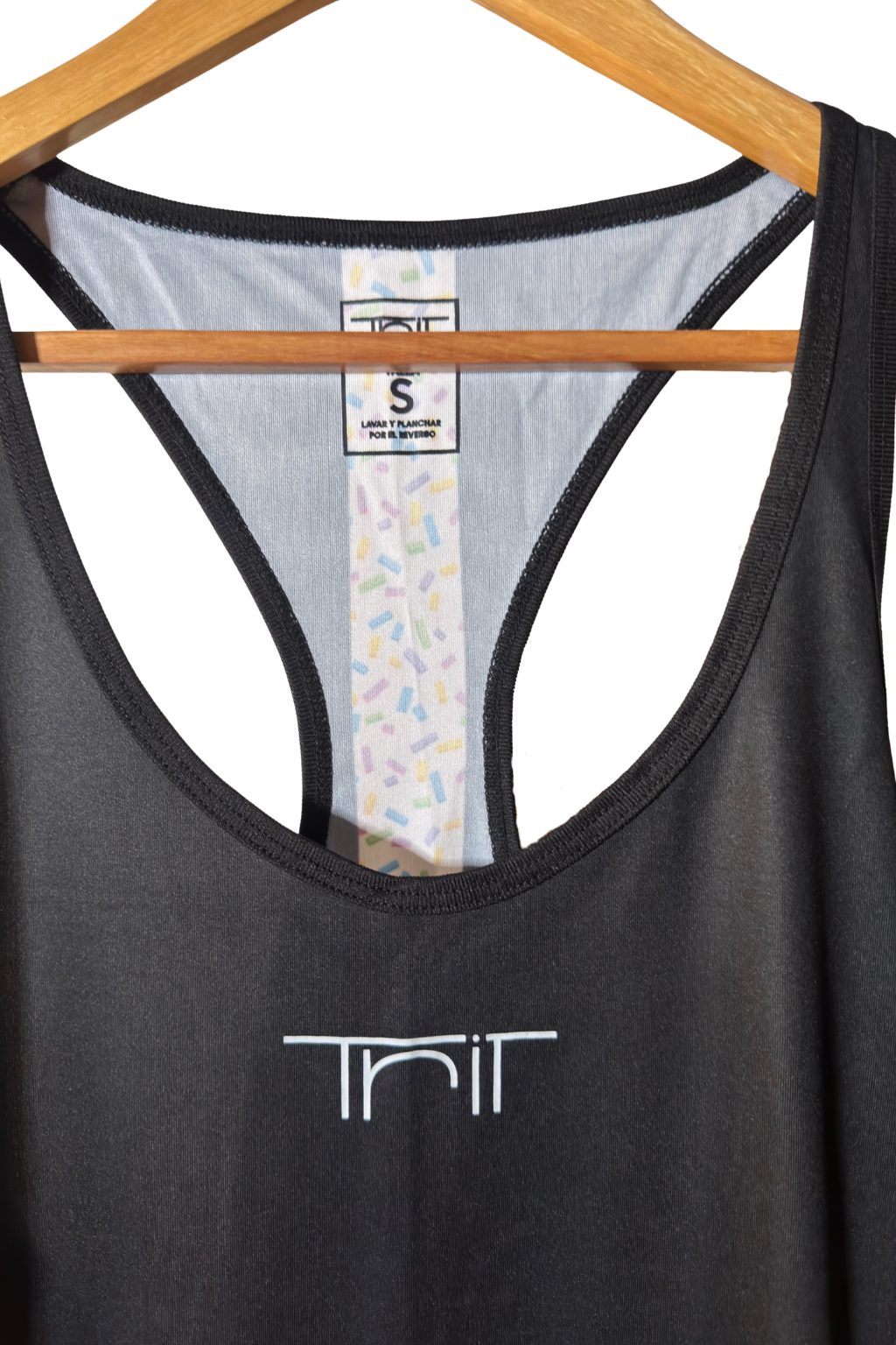 Polera Vainilla Arcoíris Negra "Sin Mangas"