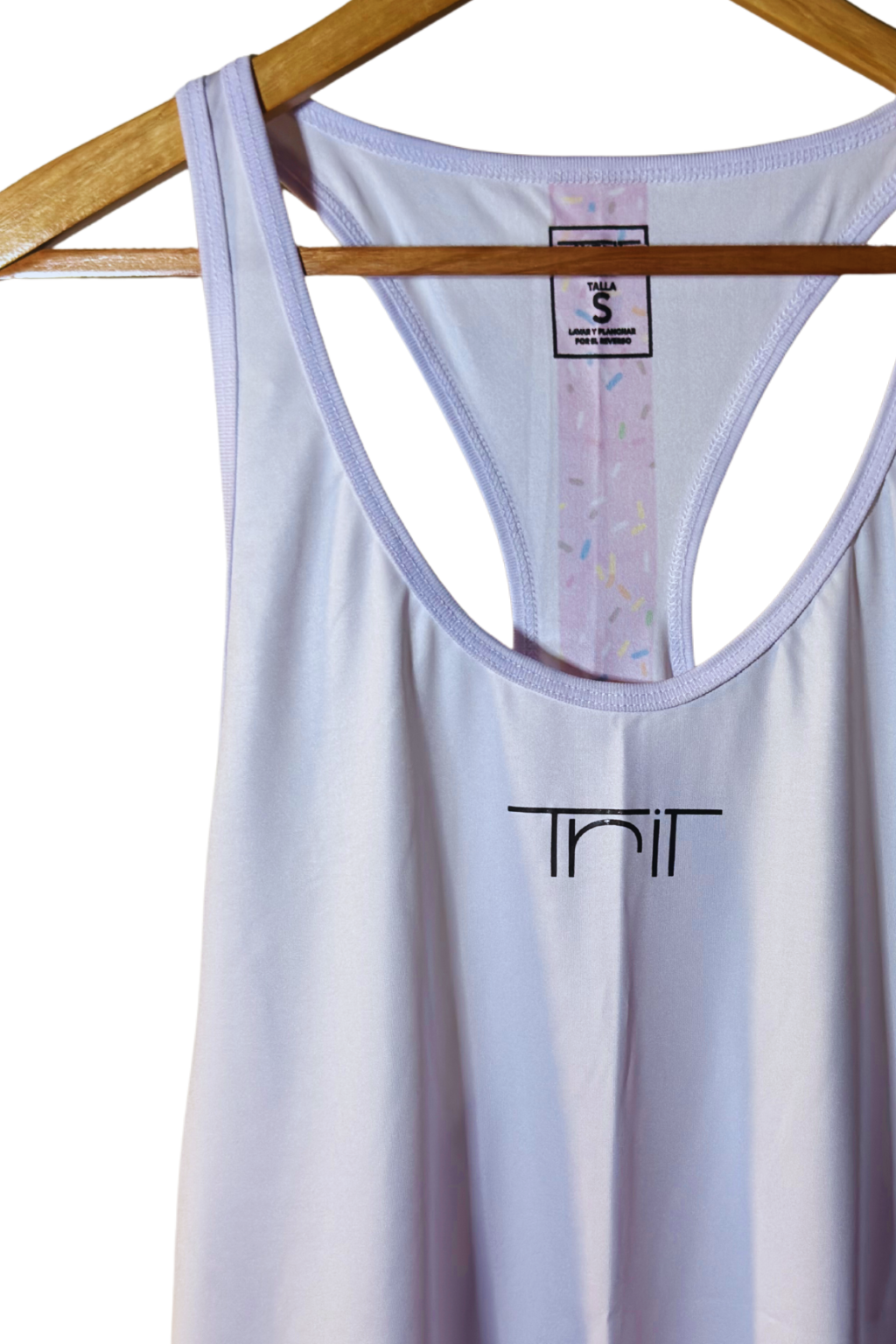 Polera Frutilla Arcoíris Blanca "Sin Mangas"