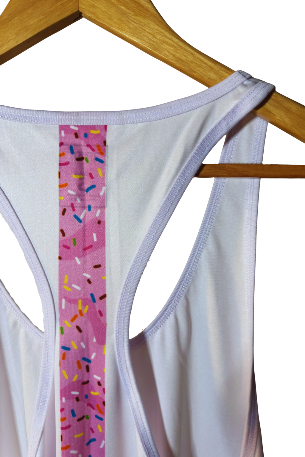 Polera Frutilla Arcoíris Blanca "Sin Mangas"